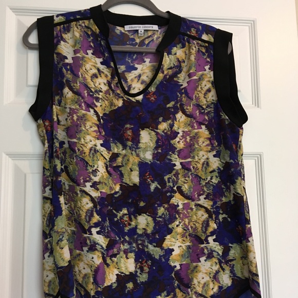 Abstract pattern u-neck polyester blouse - Picture 2 of 8